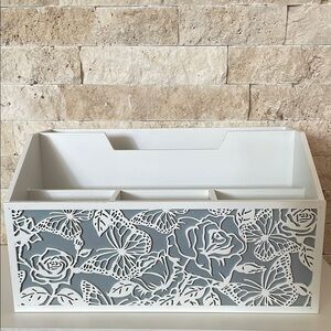 White and Gray Floral Organizer